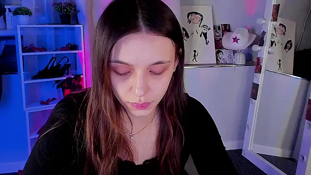 Snapshot of Sahara_Shields chatting on 11.18.25 Sahara Shields online show from 11.18.25