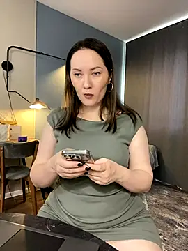 Kiss My Body online show from 09.19.25