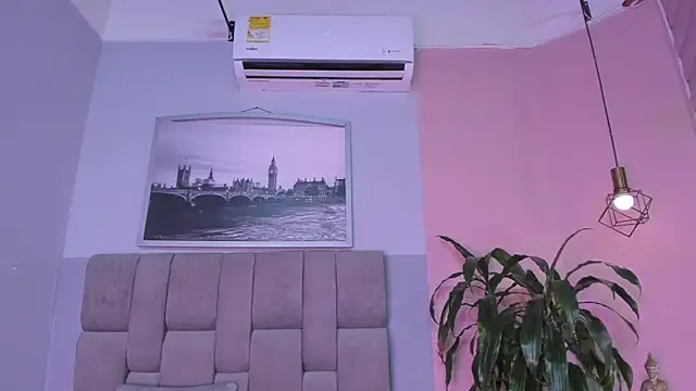 janna lopez  online show from 10.22.25