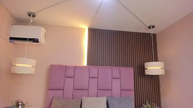 janna lopez  online show from 11.23.25