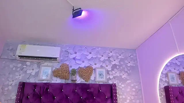 janna lopez  online show from 11.30.25