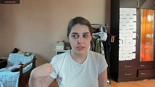Snapshot of _Roselina_ chatting on 05.19.26 Roselina online show from 05.19.26