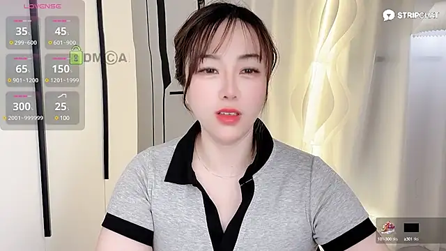 Snapshot of Alano-01 chatting on 03.04.25 Alano-01 online show from 03.04.25