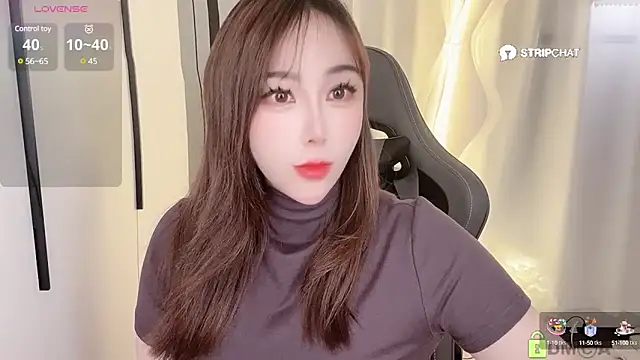 Snapshot of Alano-01 chatting on 03.11.25 Alano-01 online show from 03.11.25