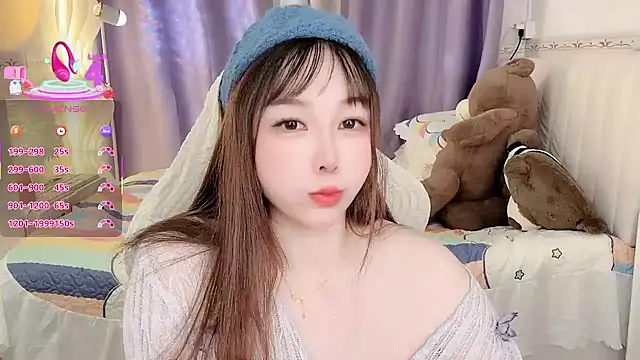 Snapshot of Alano-01 chatting on 10.05.25 Alano-01 online show from 10.05.25