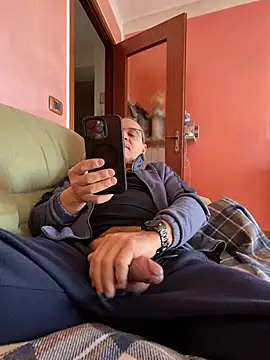 Snapshot of sempreilmio2 chatting on 02.15.25 sempreilmio2 online show from 02.15.25