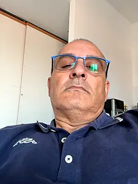 Snapshot of sempreilmio2 chatting on 09.19.25 sempreilmio2 online show from 09.19.25