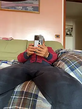 Snapshot of sempreilmio2 chatting on 11.10.25 sempreilmio2 online show from 11.10.25