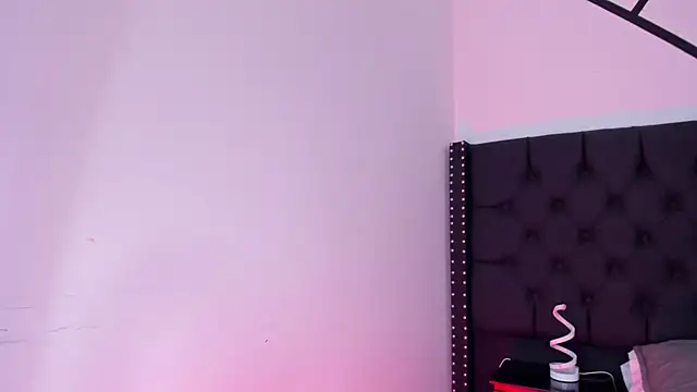 EthaanCox online show from 09.10.25