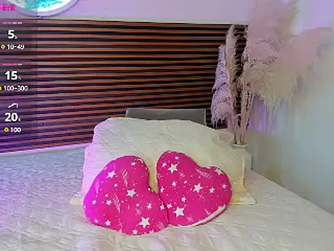 Snapshot of Missangeldust16 chatting on 03.10.25 Missangeldust16 online show from 03.10.25