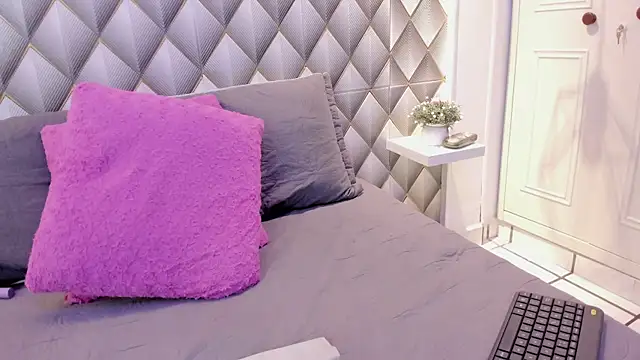 Christal Golden online show from 02.27.25