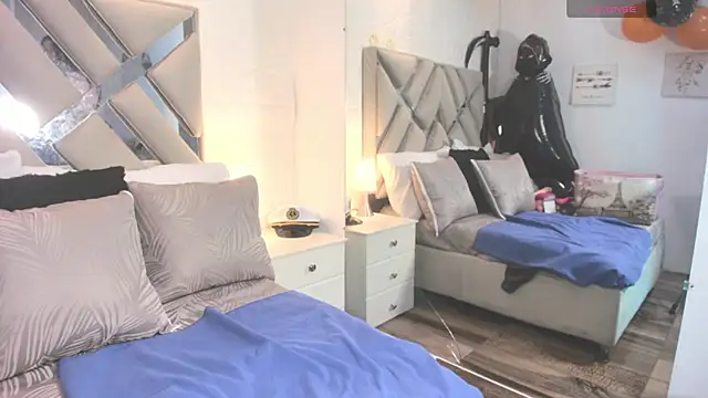 raquell moore online show from 10.14.25