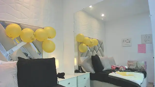 raquell moore online show from 01.05.26