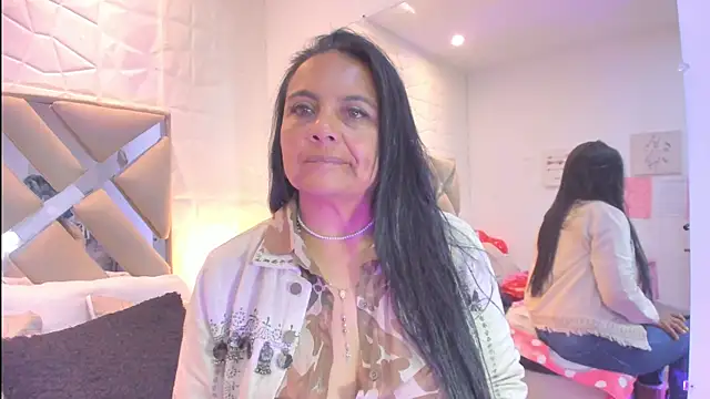 raquell moore online show from 04.13.26