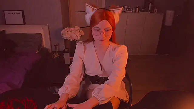 Snapshot of foxy_jpg chatting on 11.17.25 foxy jpg online show from 11.17.25