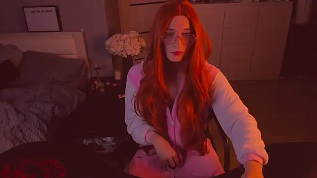 Snapshot of foxy_jpg chatting on 11.23.25 foxy jpg online show from 11.23.25