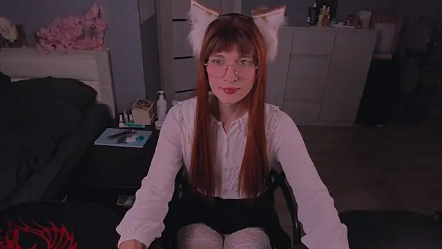Snapshot of foxy_jpg chatting on 07.18.26 foxy jpg online show from 07.18.26