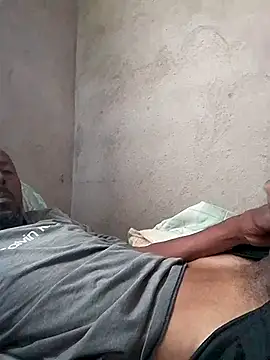 Snapshot of 1662 chatting on 12.18.25 1662 online show from 12.18.25