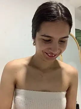 Bella still online show from 12.01.25