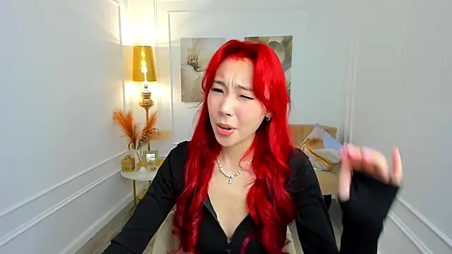 Snapshot of AnnaReyla chatting on 06.19.26 AnnaReyla online show from 06.19.26