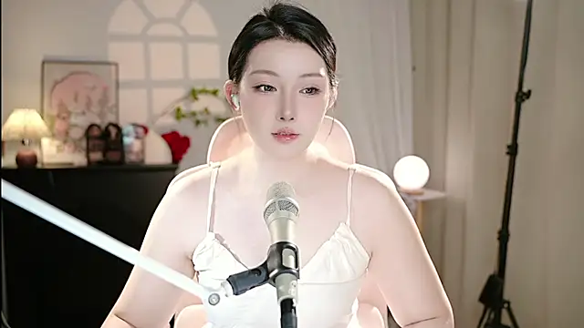 Dou-Dou-er online show from 09.30.25