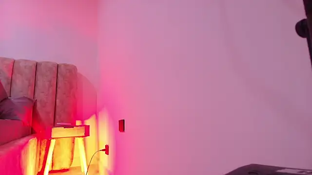 Auroraa miller online show from 11.12.25