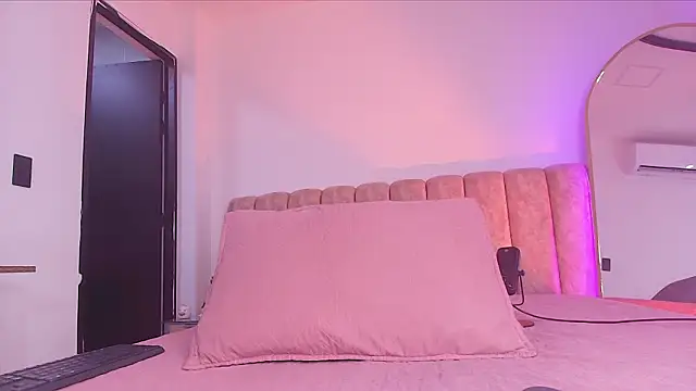 Snapshot of Auroraa_miller chatting on 02.05.26 Auroraa miller online show from 02.05.26