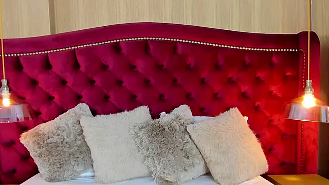 Snapshot of ArianaGolden chatting on 01.23.25 ArianaGolden online show from 01.23.25