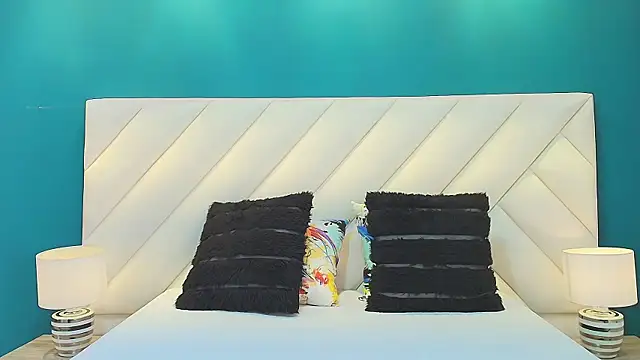 Snapshot of ArianaGolden chatting on 03.13.25 ArianaGolden online show from 03.13.25