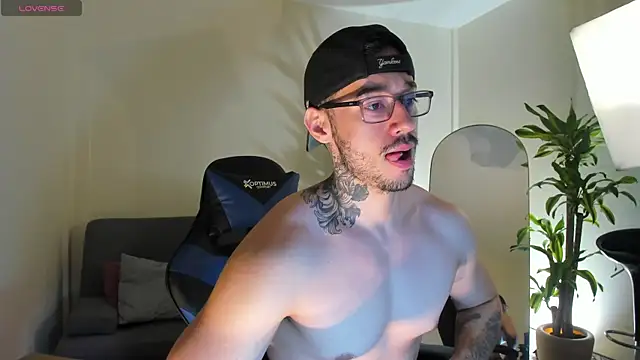 Snapshot of Salvatore_costa chatting on 11.05.25 Salvatore costa online show from 11.05.25