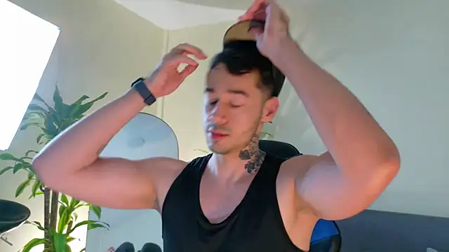 Snapshot of Salvatore_costa chatting on 11.19.25 Salvatore costa online show from 11.19.25