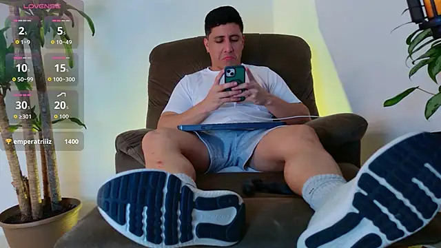 Snapshot of Fraannco chatting on 10.01.25 Fraannco online show from 10.01.25