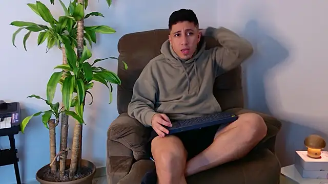 Snapshot of Fraannco chatting on 10.22.25 Fraannco online show from 10.22.25