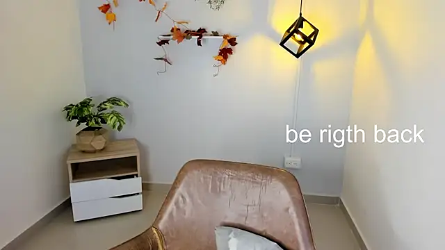 Juliane su online show from 01.27.25