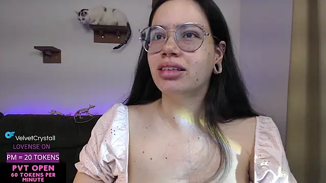 crystalll room online show from 10.24.25