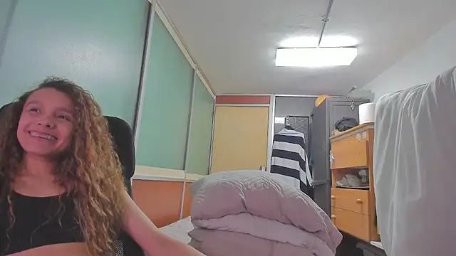 Snapshot of RagnarLothbrokXX chatting on 03.20.25 RagnarLothbrokXX online show from 03.20.25