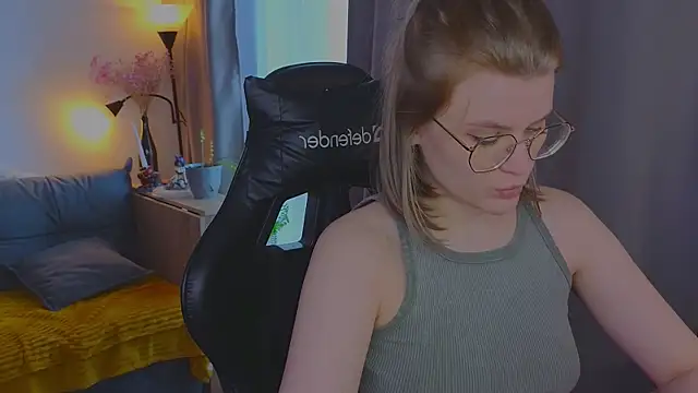 Snapshot of _JessieVibes chatting on 04.18.26 JessieVibes online show from 04.18.26