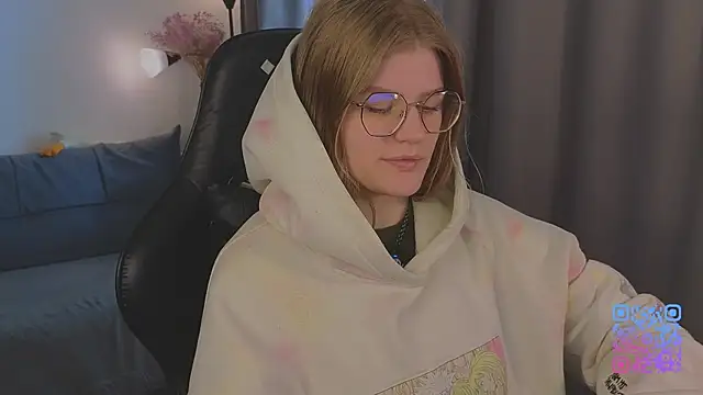 Snapshot of _JessieVibes chatting on 06.18.26 JessieVibes online show from 06.18.26