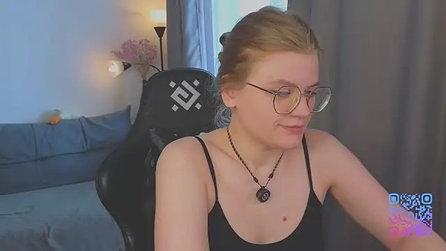 Snapshot of _JessieVibes chatting on 06.21.26 JessieVibes online show from 06.21.26