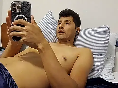 Snapshot of PerroDemonioHot chatting on 09.12.25 PerroDemonioHot online show from 09.12.25