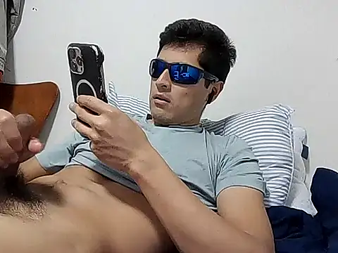 Snapshot of PerroDemonioHot chatting on 11.09.25 PerroDemonioHot online show from 11.09.25