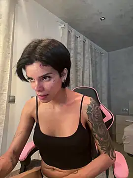 Snapshot of Rosariolovex chatting on 02.01.25 Rosariolovex online show from 02.01.25