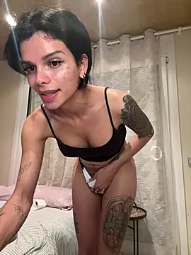 Snapshot of Rosariolovex chatting on 02.02.25 Rosariolovex online show from 02.02.25