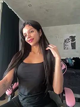 Snapshot of Rosariolovex chatting on 02.18.25 Rosariolovex online show from 02.18.25