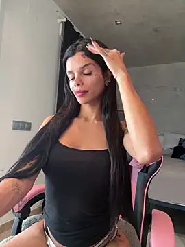 Snapshot of Rosariolovex chatting on 02.19.25 Rosariolovex online show from 02.19.25