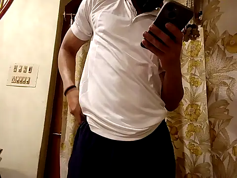 Snapshot of hot_hunk_boy chatting on 02.02.25 hot hunk boy online show from 02.02.25