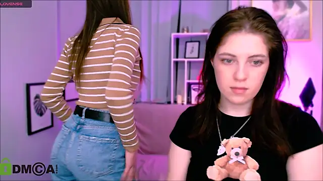 Snapshot of flora_ri chatting on 01.24.25 flora ri online show from 01.24.25