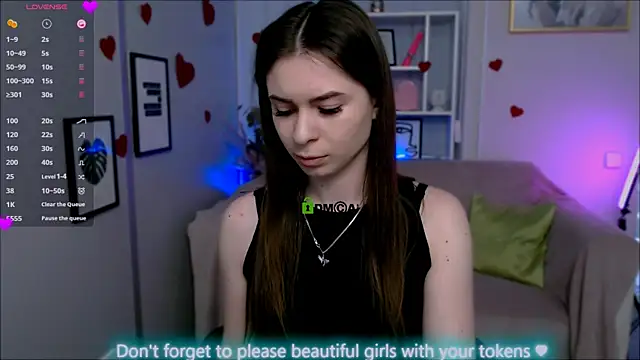 Snapshot of flora_ri chatting on 03.11.25 flora ri online show from 03.11.25