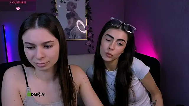 Snapshot of flora_ri chatting on 10.16.25 flora ri online show from 10.16.25