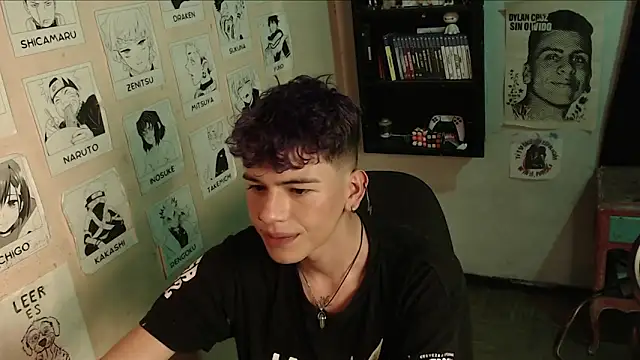 Snapshot of Mickey_Magic chatting on 01.25.25 Mickey Magic online show from 01.25.25